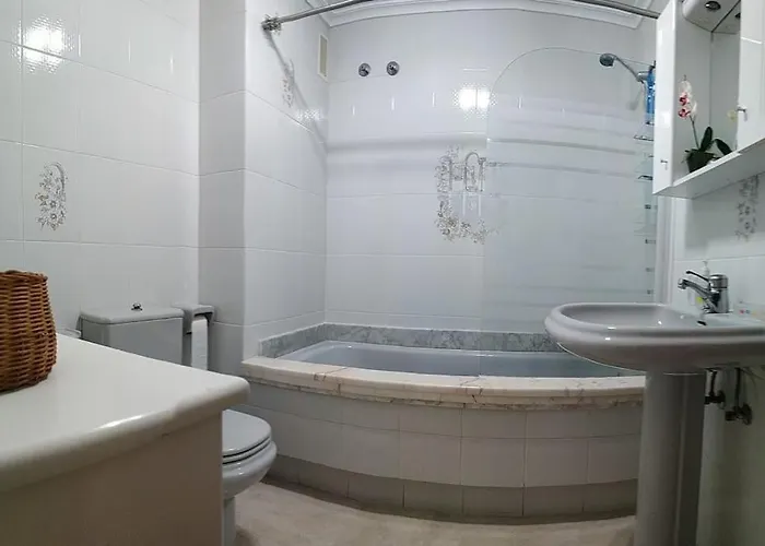 Piso Espacioso En El Centro Con Plaza De Garage *