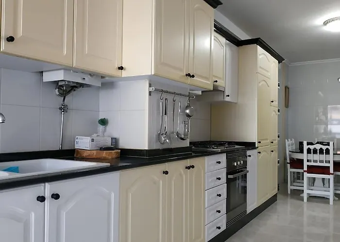 Piso Espacioso En El Centro Con Plaza De Garage *