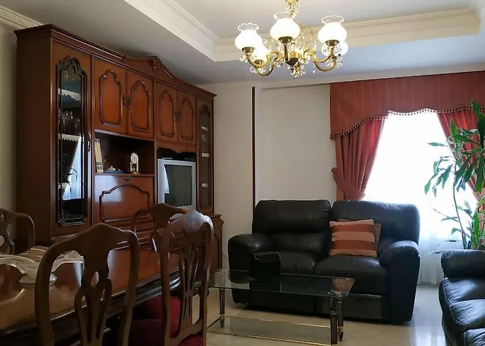 Piso Espacioso En El Centro Con Plaza De Garage * Ribeira